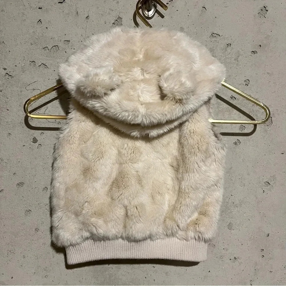 H&M Baby Hooded Faux Fur Vest With Ears Beige Size 18 - 24 Months - Picture 2 of 6
